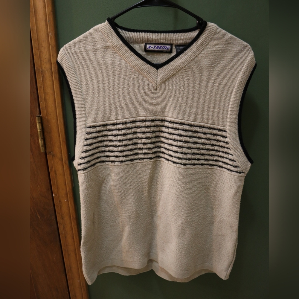 Vintage X-treme Gear Cream and Black Knit Sleeveless Top